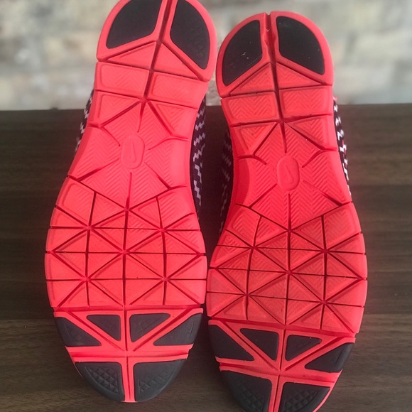 #SOLD**Nike Womens Size 7.5 - Picture 6 of 6